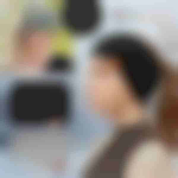 Pletena kapa z odprtino za čop | BEANIEHUT